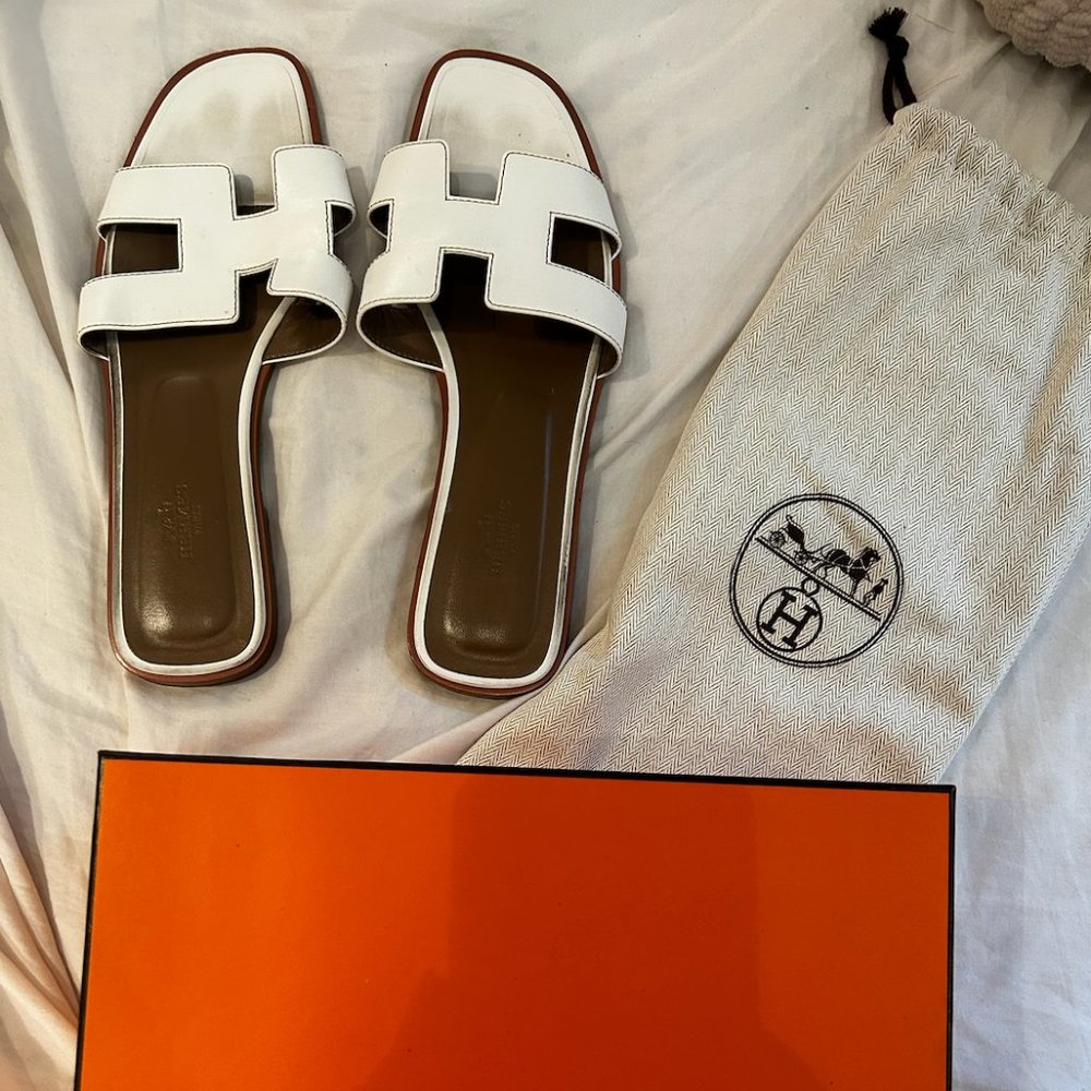 Hermes Oran Sandals – White (Size 41)
